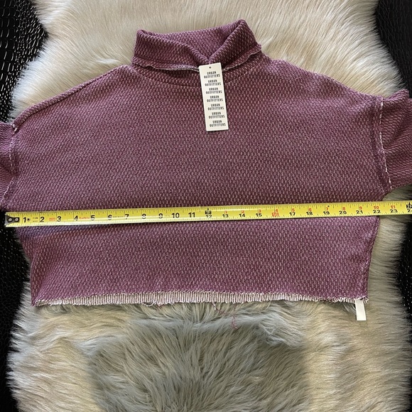 NWT Out From Under Raw Cut Off Hem Crop Long Sleeve Thermal Turtleneck Top Small - Picture 12 of 12